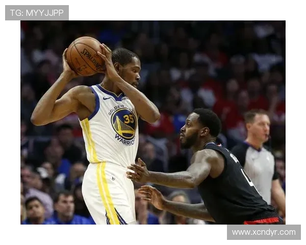 NBA最新动态：詹姆斯领衔湖人逆转胜勇士 甜瓜宣布退役意向引热议