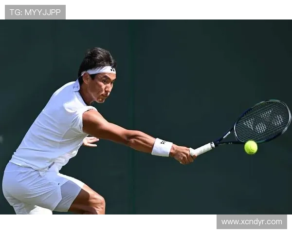 世界网球巨星复出之战引发热议,赛场新星崭露头角 世界网球巨星复出之战引发热议,赛场新星崭露头角