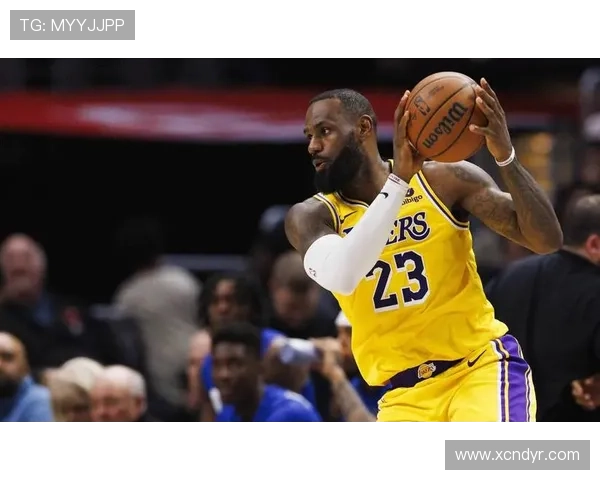 詹姆斯率湖人逆转勇士 全场轰下三双引爆洛杉矶主场激情